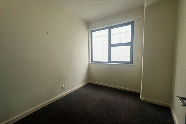 Photo of property in 17 Kent Terrace - Kent Apartments, 3e/16 Kent Terrace, Mount Victoria, Wellington, 6011