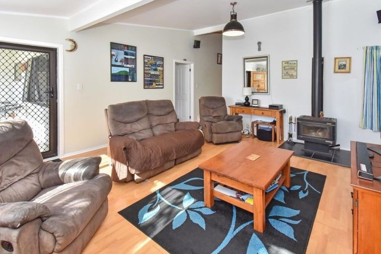 Photo of property in 52 Taihiki Road, Clarks Beach, 2122