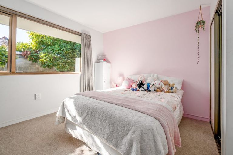 Photo of property in 16 Chilton Drive, Mairehau, Christchurch, 8052