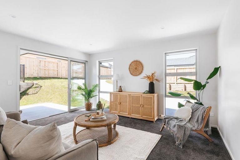 Photo of property in 14 Anglers Way, Omokoroa, 3114