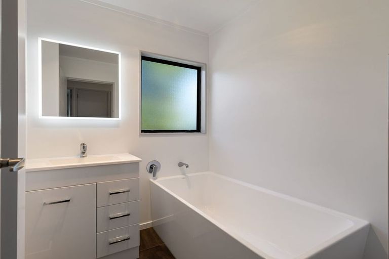 Photo of property in 1 Lydia Place, Kelvin Grove, Palmerston North, 4414