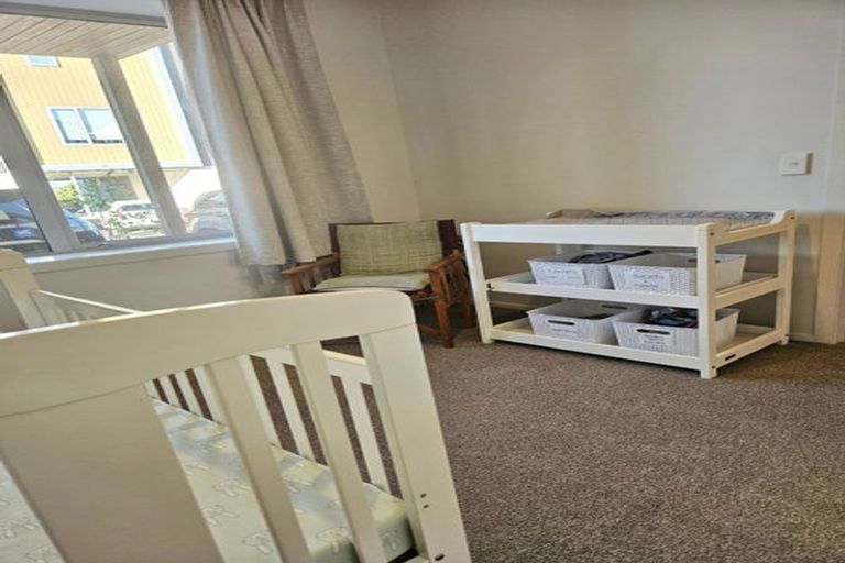 Photo of property in 4 Ceramic Lane, New Lynn, Auckland, 0600