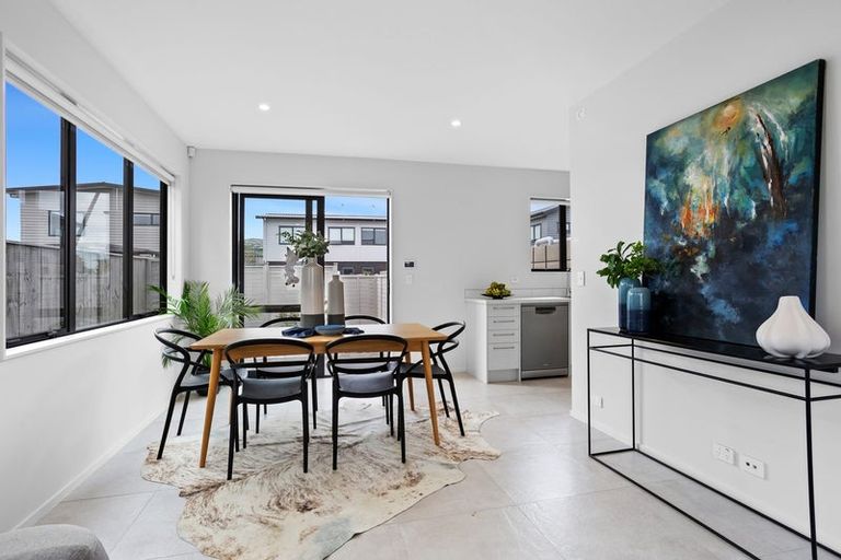 Photo of property in 4 Nuku Place, Manurewa, Auckland, 2102