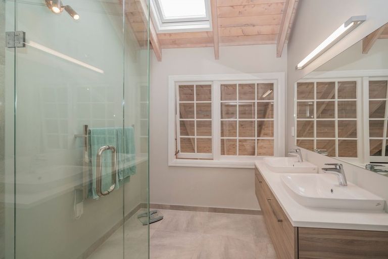 Photo of property in 5 Laura Place, Whitianga, 3510