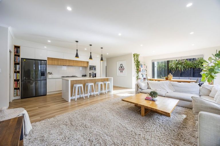 Photo of property in 3 Vintry Drive, Kumeu, 0810