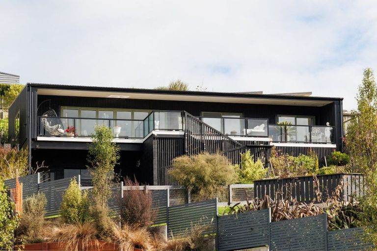 Photo of property in 121 Cashmere Drive, Fitzherbert, Palmerston North, 4410