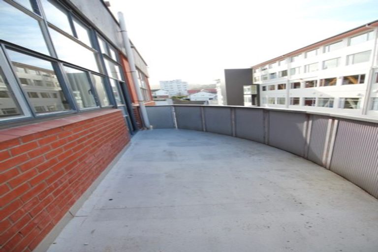 Photo of property in Carillion/the Knoll, 33 Thompson Street, Mount Cook, Wellington, 6011