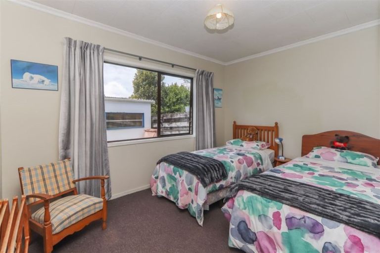 Photo of property in 3 Tainui Terrace, Inglewood, 4330