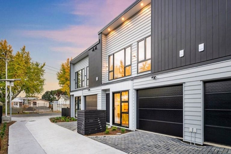 Photo of property in 3/12 William Street, Mangere East, Auckland, 2024