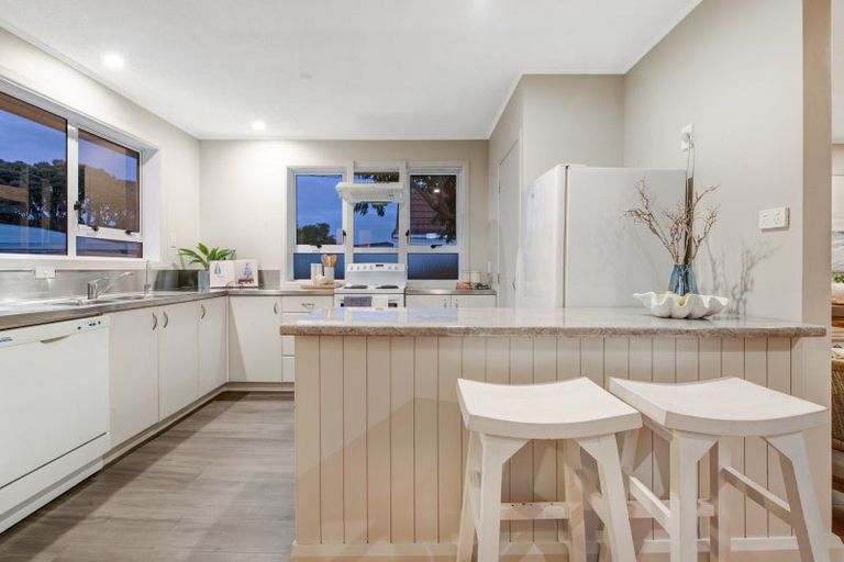 Photo of property in 1/179 Centreway Road, Orewa, 0931