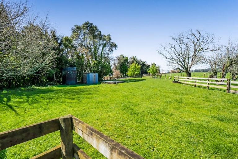Photo of property in 352 Manutahi Road, Lepperton, New Plymouth, 4373