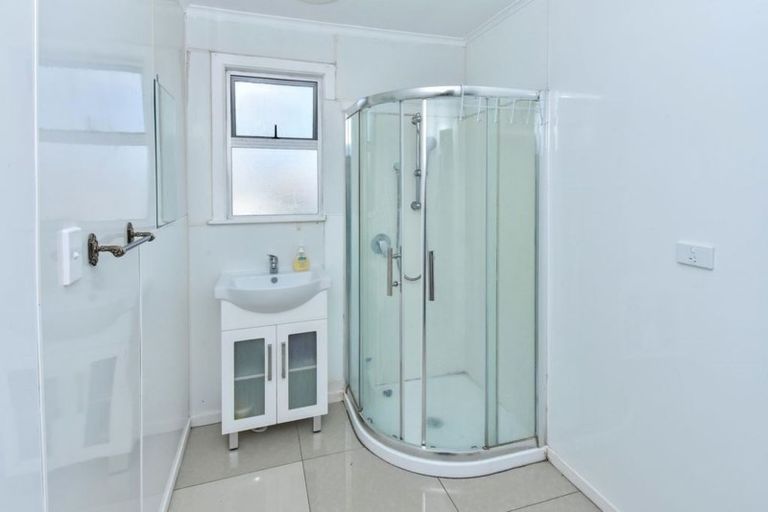 Photo of property in 123a Manuroa Road, Takanini, 2112