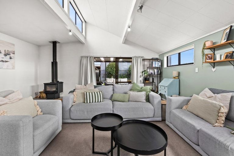 Photo of property in 5 Gavin Black Street, Meeanee, Napier, 4112