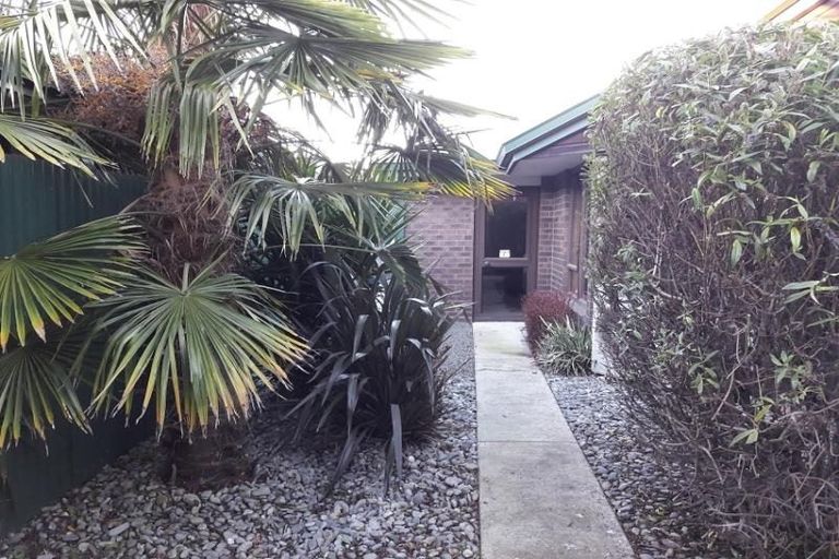 Photo of property in 2/20 Lyndon Street, Riccarton, Christchurch, 8011