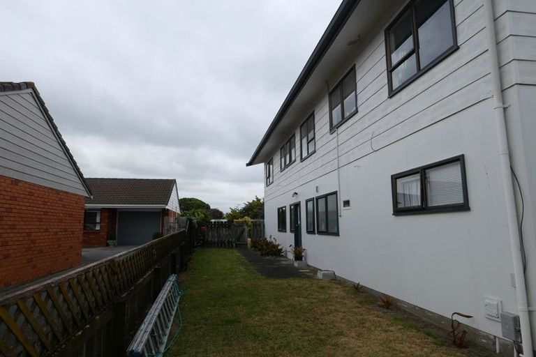 Photo of property in 8 Olive Terrace, Paraparaumu Beach, Paraparaumu, 5032