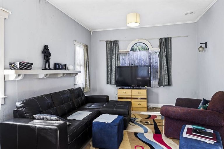 Photo of property in 87 South Road, Manaia, 4612