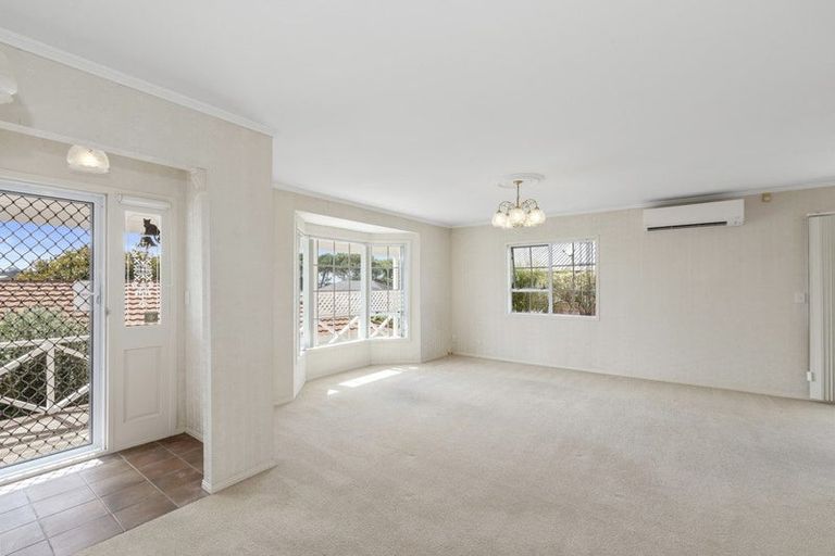 Photo of property in 33 White Heron Drive, Massey, Auckland, 0614