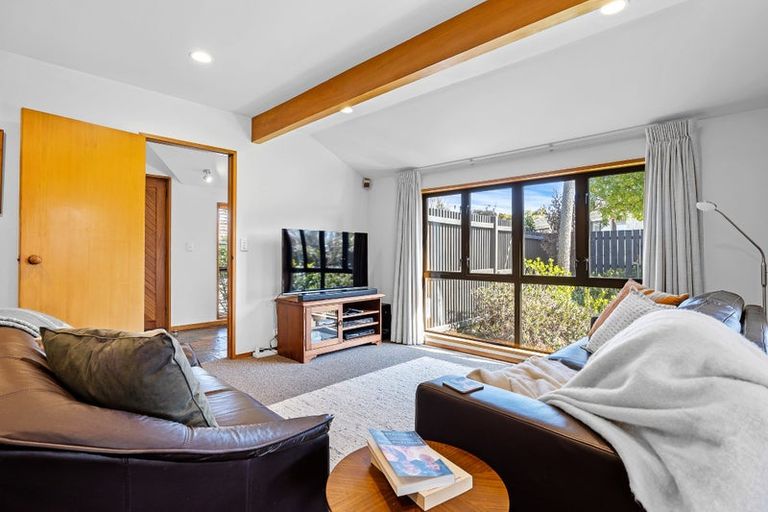 Photo of property in 84 Palatine Terrace, Saint Martins, Christchurch, 8022