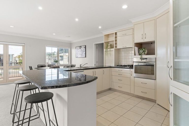 Photo of property in 86 Muricata Avenue, Mount Maunganui, 3116