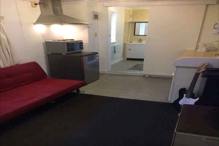 Photo of property in 90 Russell Terrace, Berhampore, Wellington, 6023