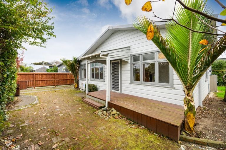 Photo of property in 17 Haydon Street, Roslyn, Palmerston North, 4414