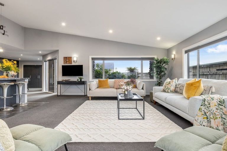 Photo of property in 6a Queenwood Road, Levin, 5510