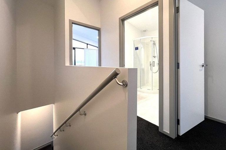 Photo of property in 19a Statesman Street, Henderson, Auckland, 0612
