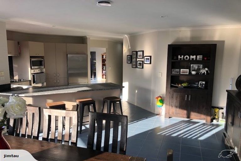 Photo of property in 33 Greig Place, Pukekohe, 2120