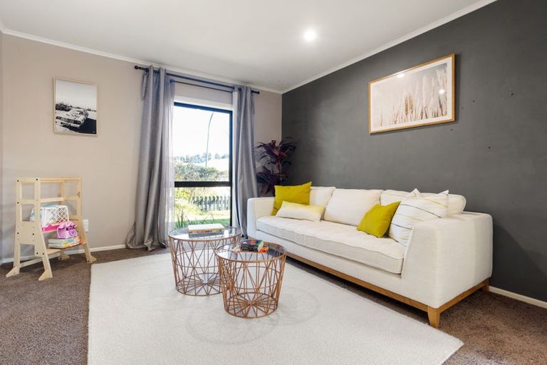 Photo of property in 5 Ruske Place, Grandview Heights, Hamilton, 3200