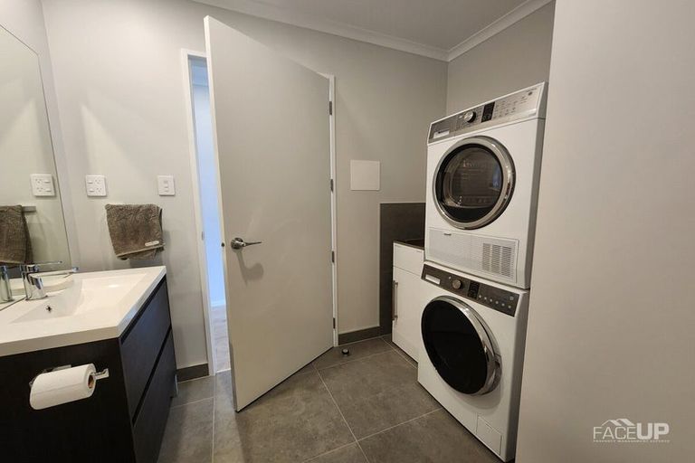Photo of property in 11/4 Matimati Place, Hobsonville, Auckland, 0616