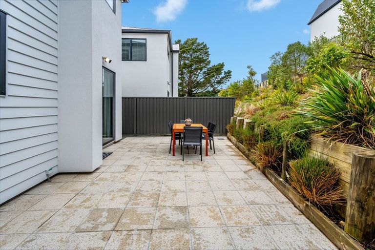 Photo of property in 5 Koreke Close, Kenepuru, Porirua, 5022