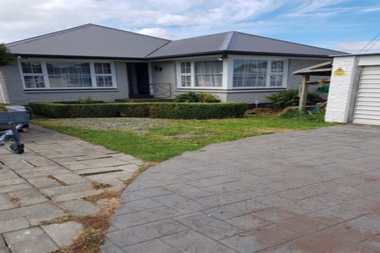 Photo of property in 8 Coniston Avenue, Ilam, Christchurch, 8041