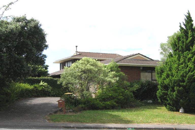 Photo of property in 60 Butterworth Drive, Glendene, Auckland, 0602