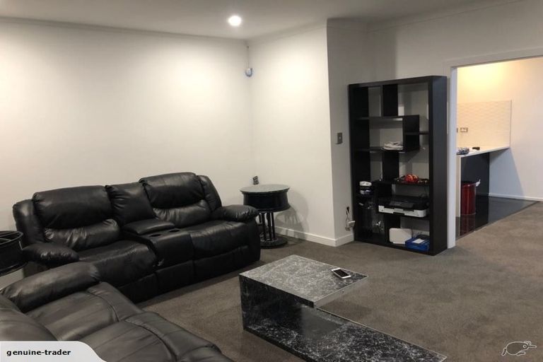 Photo of property in 3/240 Pakuranga Road, Pakuranga Heights, Auckland, 2010