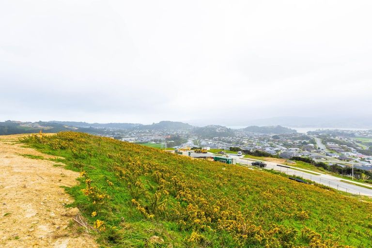 Photo of property in 3 Navigation Drive, Whitby, Porirua, 5024