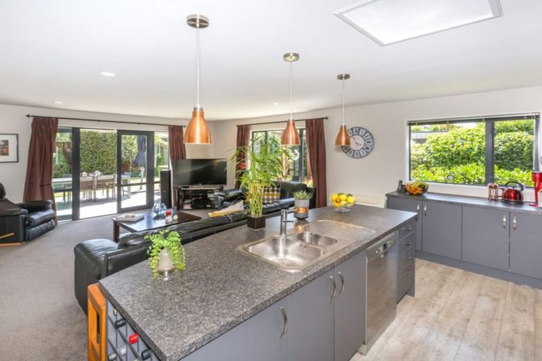 Photo of property in 12 Parkside Crescent, Northwood, Christchurch, 8051