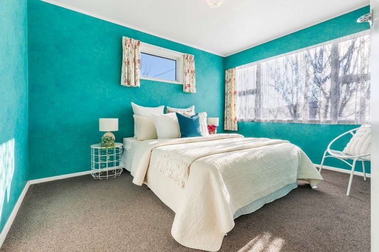 Photo of property in 2 Marsden Place, Awapuni, Palmerston North, 4412