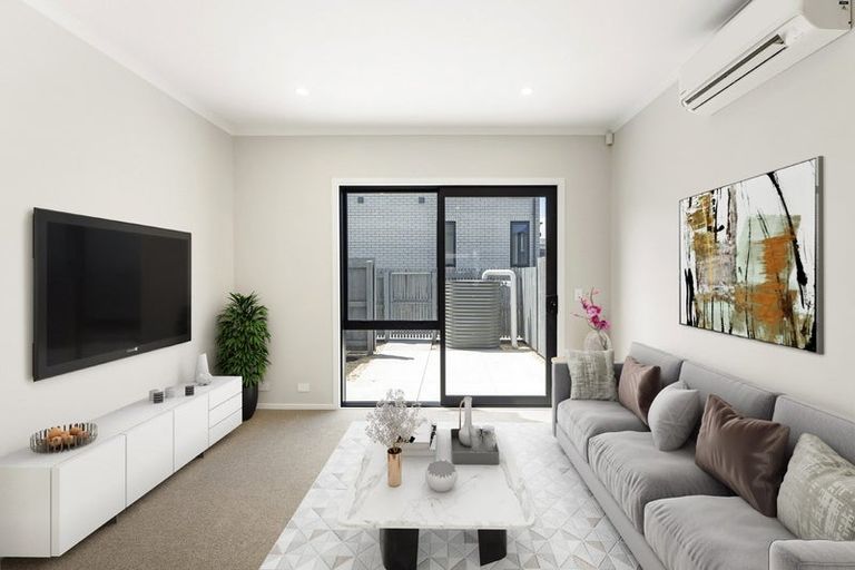 Photo of property in 2/17 Samuel Marsden Place, Whenuapai, 0618