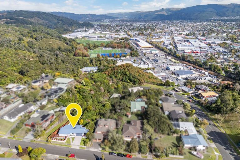 Photo of property in 10 Seymour Grove, Kingsley Heights, Upper Hutt, 5018