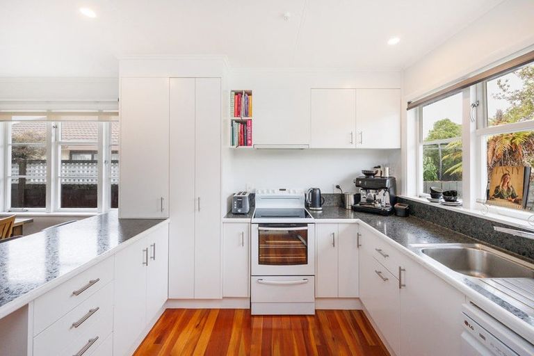 Photo of property in 3 Wincanton Place, Awapuni, Palmerston North, 4412