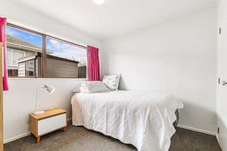 Photo of property in 1/60 Nikau Street, New Lynn, Auckland, 0600