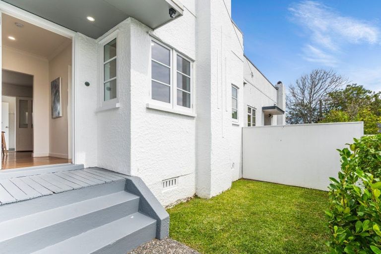 Photo of property in 2/27 Calliope Road, Devonport, Auckland, 0624