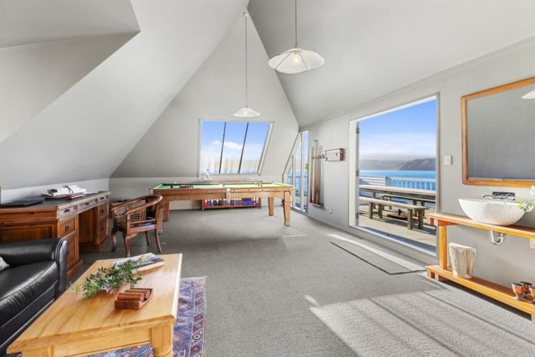 Photo of property in 8 Beere Haven Steps, Seatoun, Wellington, 6022