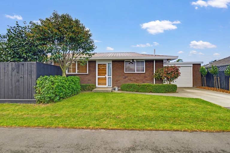 Photo of property in 2/63 Gainsborough Street, Hoon Hay, Christchurch, 8025