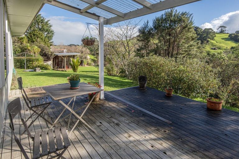 Photo of property in 4 Paparoa Station Road, Paparoa, 0571