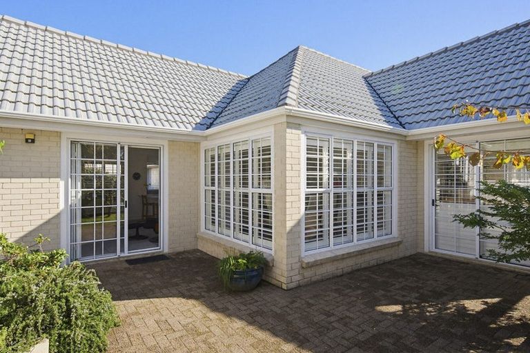 Photo of property in 1 Maple Lane, Waikanae, 5036