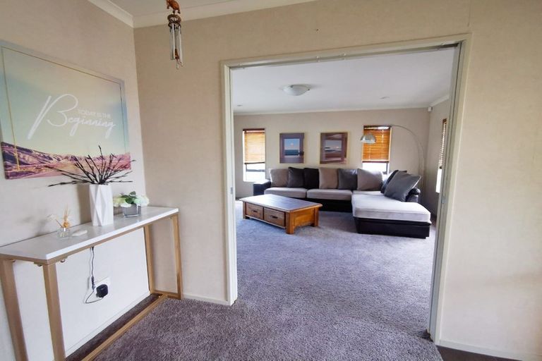 Photo of property in 35 Milbrook Place, Chartwell, Hamilton, 3210