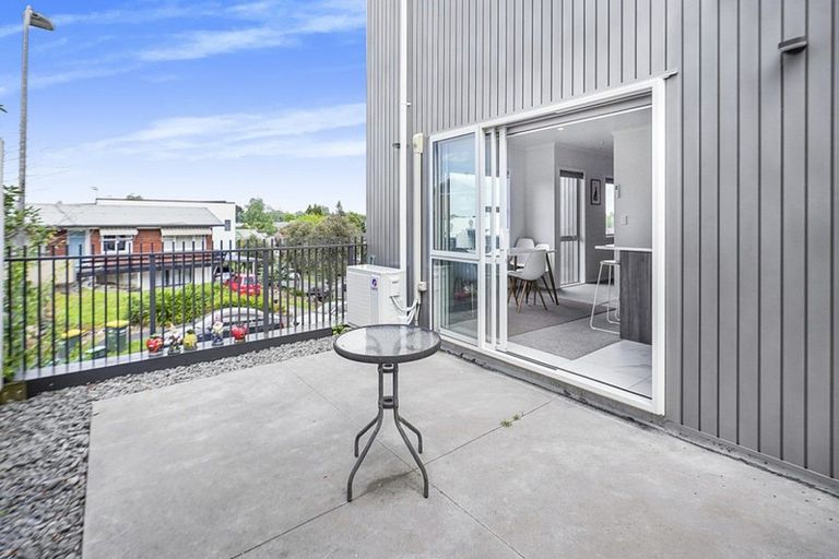 Photo of property in 12u1 Scotland Place, Hillcrest, Hamilton, 3216