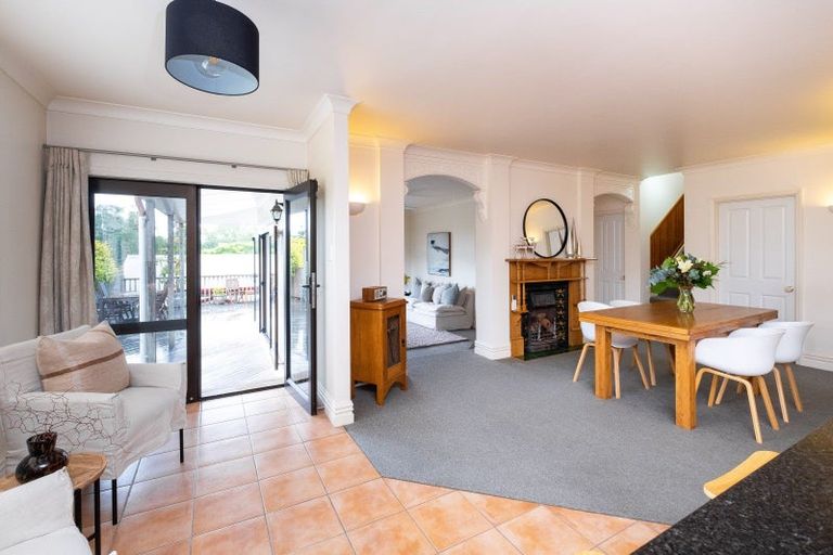 Photo of property in 5 Selwyn Road, Hospital Hill, Napier, 4110