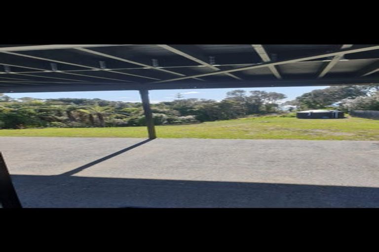 Photo of property in 147 Howard Road, Orere Point, Papakura, 2585